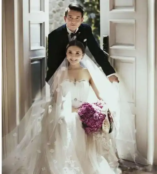 演员孙茜出道17年相亲嫁总裁8年生一子43岁翻红人生圆满