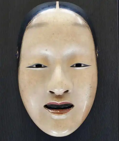 q1:般若面具的介绍般若是日本传说中的一种鬼怪,更确切的说应该是一种