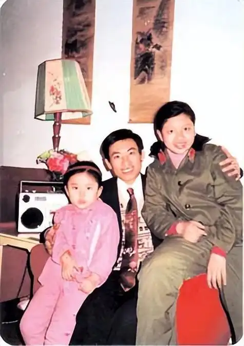 回顾韩红的母亲雍西女儿52岁仍未婚单身让她纠结心痛