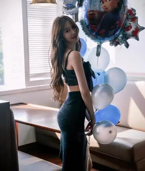 陈露穿超短裙打高尔夫与孙悦婚姻扑朔迷离新欢疑似美国白人