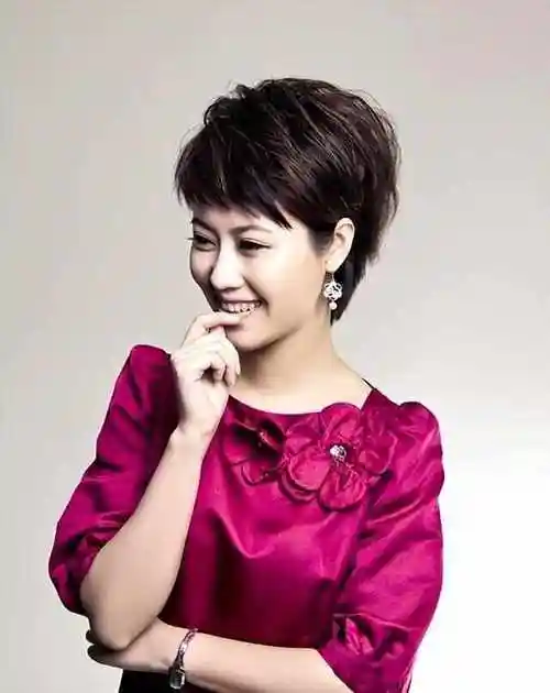 主持人任良韵:连续6年主持安徽卫视春晚,工作25年,0绯闻0失误