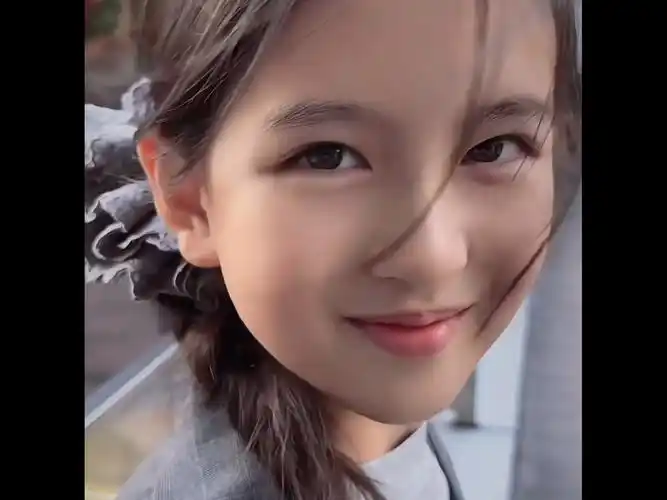 可爱漂亮的小女孩