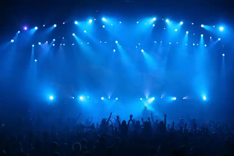 青年节青年节肌理风格乐队开演唱会表演手绘插画背景海报汉服表演背景