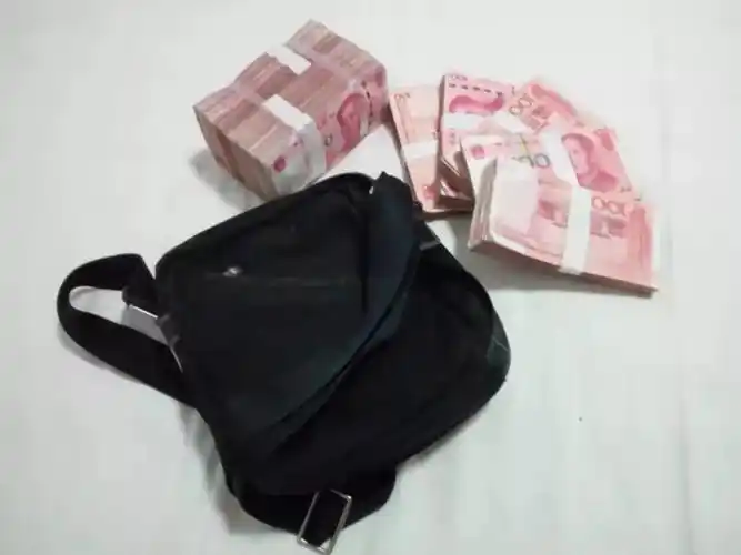 失而复得的15万元现金就是这家饭店2019年3月3日中午,贩卖牲畜的张北