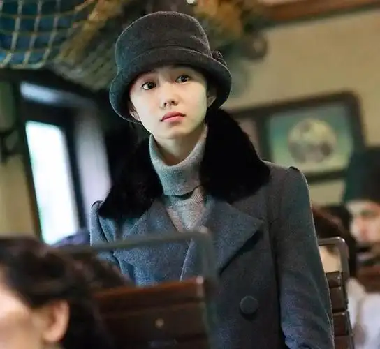 喜欢谍战剧悬崖不能错过电影悬崖之上谁更受欢迎