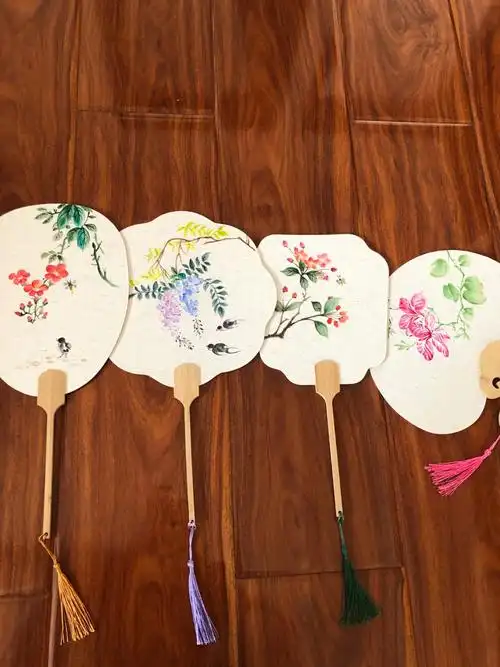 手绘扇子临摹摆摊只卖出去一把