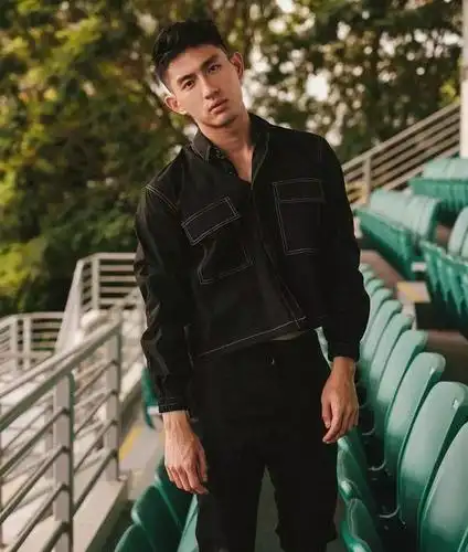 名校毕业的新加坡男模,完美侧脸让人小鹿乱撞,你心动了吗?