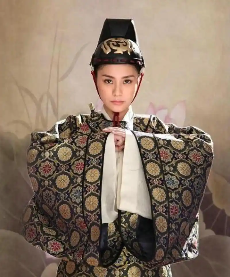 上官婉儿:一生行走在政治斗争的刀锋上的女人