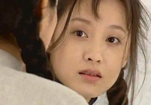 《情深深雨蒙蒙》"可云"徐露疯癫了?这蜜汁发型