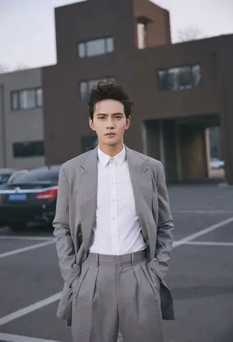 当秦俊杰,张翰,徐正溪换上西装,他痞帅的让人把持不住?