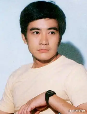 回顾周里京认真拍戏不搞绯闻三十年不忘亡妻