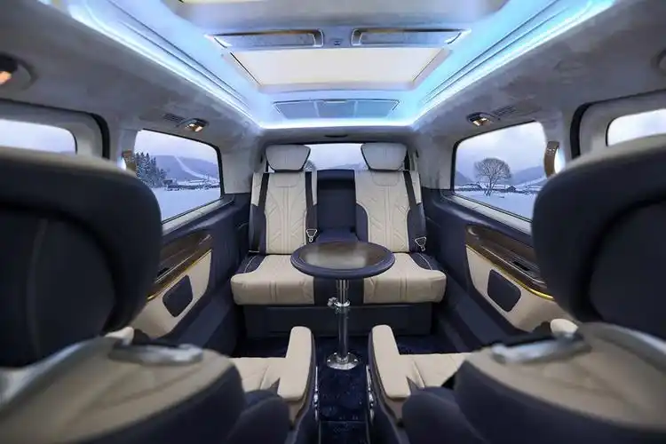 奔驰v260l商务车实拍图片解析,奢华无止境