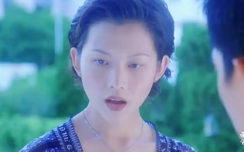 【蔡少芬】丨你们只知她年轻时长发美却不知她短发更勾人