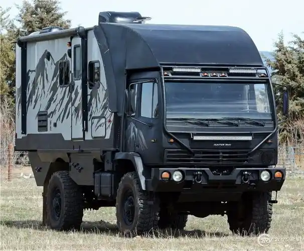 军用战术车辆改装而成的越野房车听起来就很野