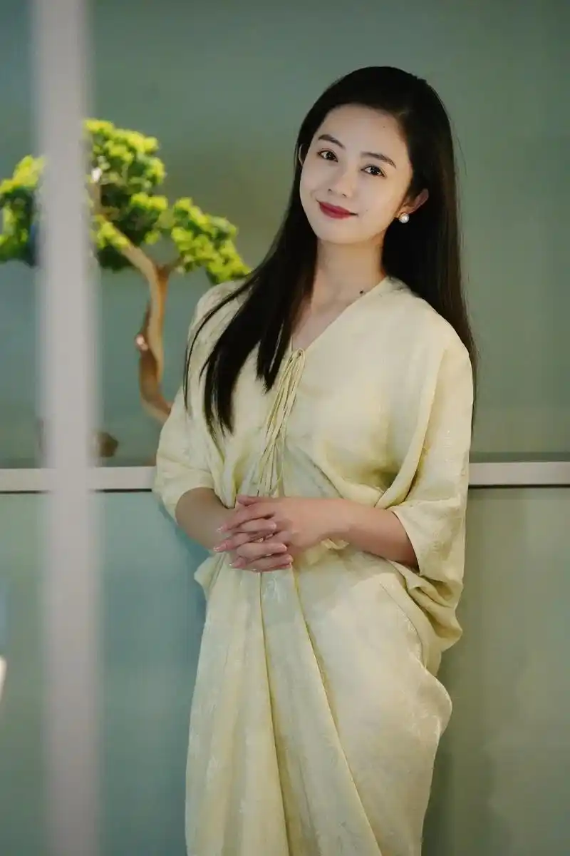 下午和朋友在一起喝茶,偶然翻到夏天的照片: 炎热的午后,宁静 - 抖音