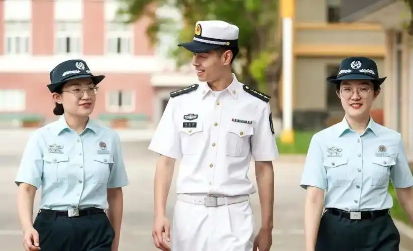 应届生身份保留多久 应届生考编被发现交了社保-人人投票