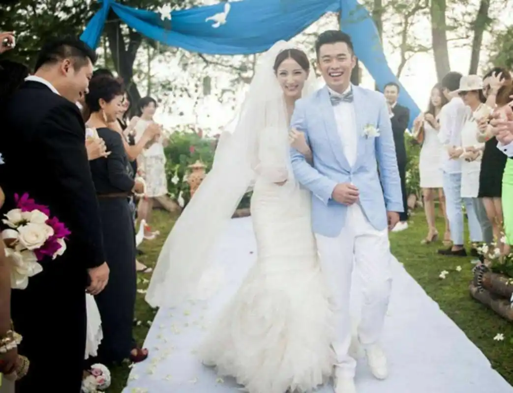 陈赫答应要给张子萱一个婚礼? 网友: 他还没跟前妻撇清关系