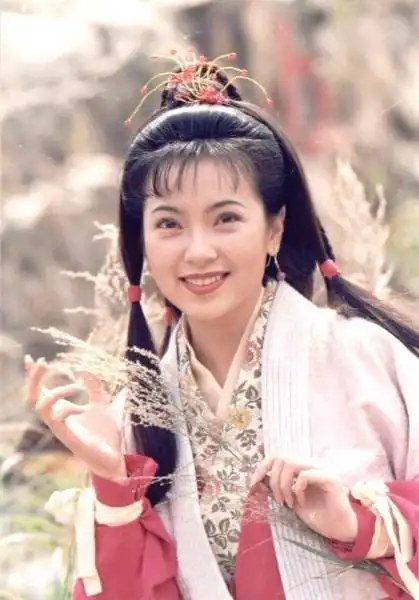 最美郭芙傅明宪,曾经的水灵元气少女如今活成网红脸阿姨