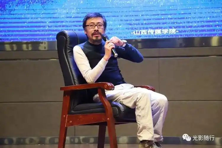 《云雾笼罩的山峰》电影交流影片结束之后,丁建国老师在交流之前,介绍