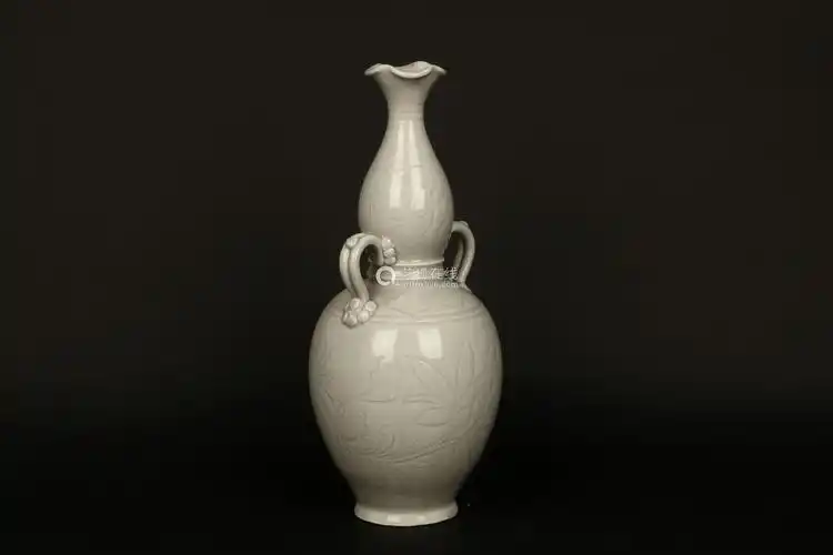 白釉双耳葫芦瓶
