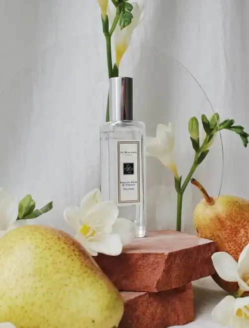 祖玛珑经典--英国梨与小苍兰开篇带有发酵梨酒气息瞬