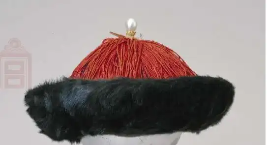 求个清朝皇帝吉服冠和朝冠的图(说下有什么区别,什么季节的衣服都行)