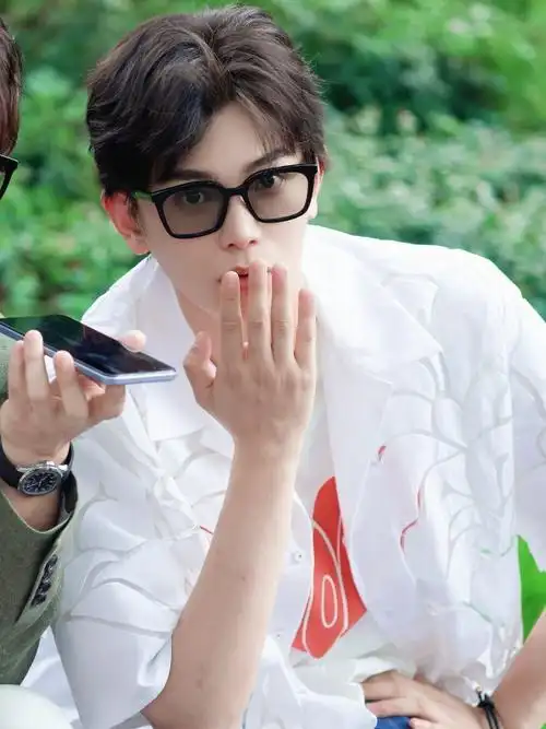 可爱宝子丁禹兮