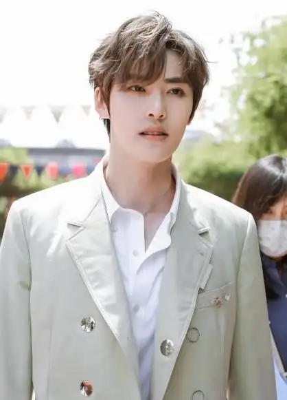 unine是一个特别出色的男团,他们用实力说话,每一位成员都有自己出色