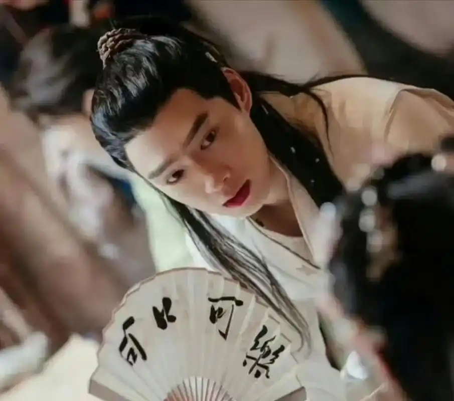 没想到魏大勋的古装这么帅啊,有点心动啊.