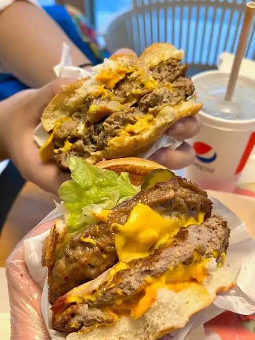 我不允许还有人没吃过kfc汁汁厚安格斯牛堡