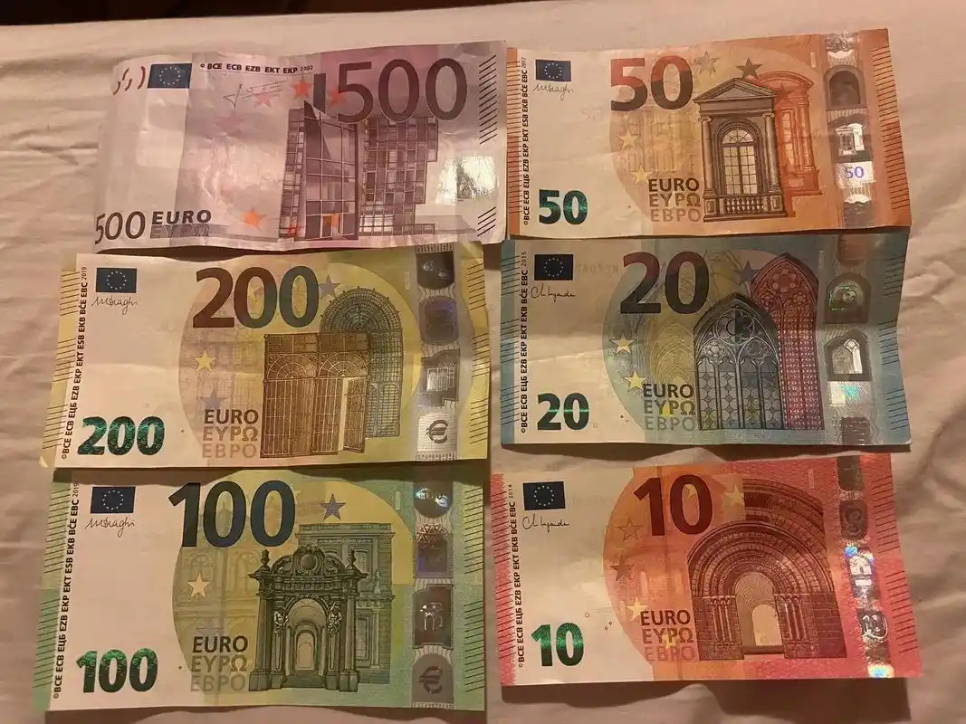 欧元的颜色还是挺好看的 你认同吗 #碎银几两可解世间惆怅 # - 抖音