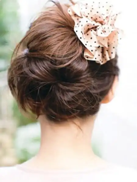 日常简约盘发教程图解片