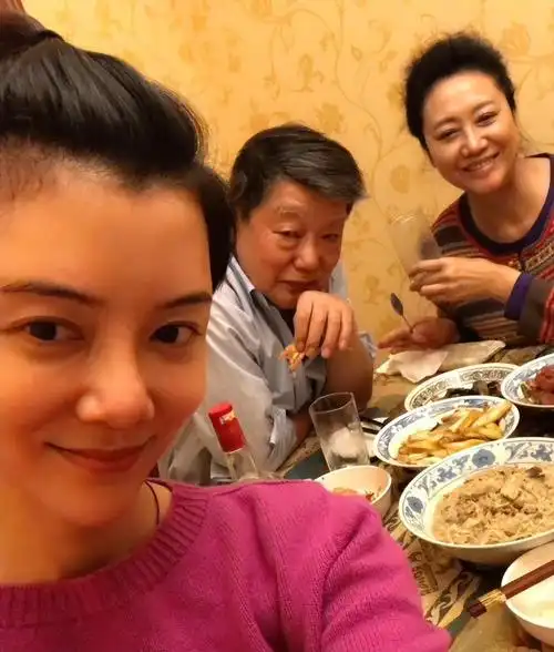 回顾演员车晓母亲是王丽云与富豪闪婚闪离如今她过得怎么样