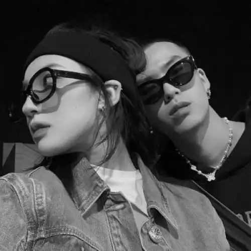 黑白霸气情侣头像黑暗超拽世态炎凉也疯狂