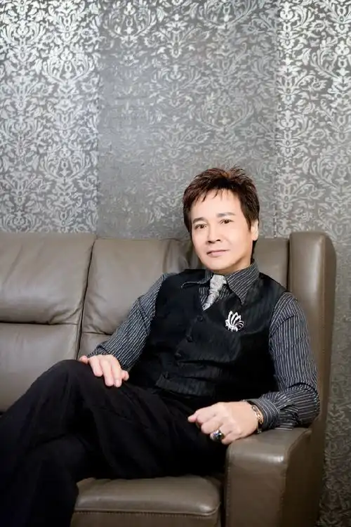 孟飞嘉田传媒独家签约艺人