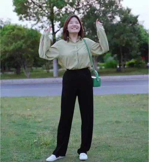 这才是身材微胖普通人的穿衣模板夏初照着穿时髦又气质