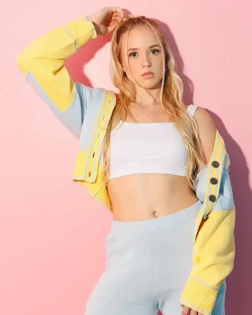 美国晴子海莉砍21分5板4助连续三年率队杀入疯三8强