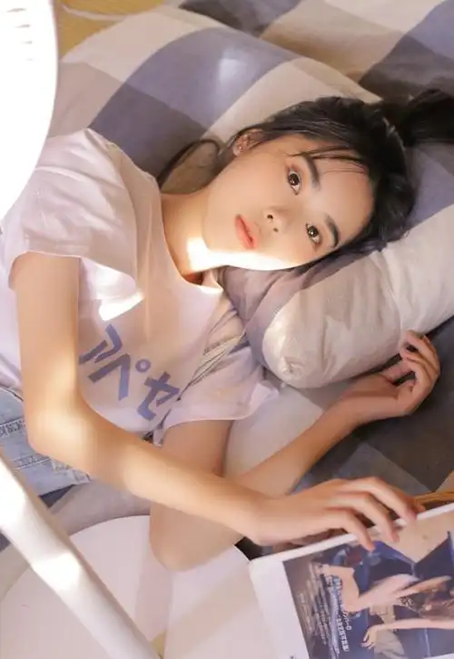 单马尾小姐姐牛仔背带裤写真_腾讯新闻