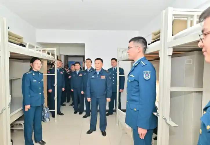 校领导检查指导新学期教学准备情况-空军军医大学(第四军医大学)新闻