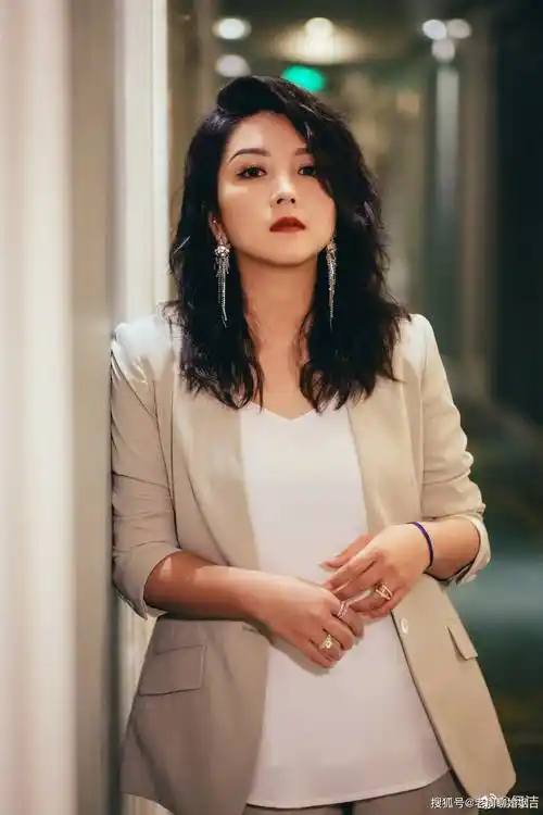 何洁人生圆满毫无遗憾