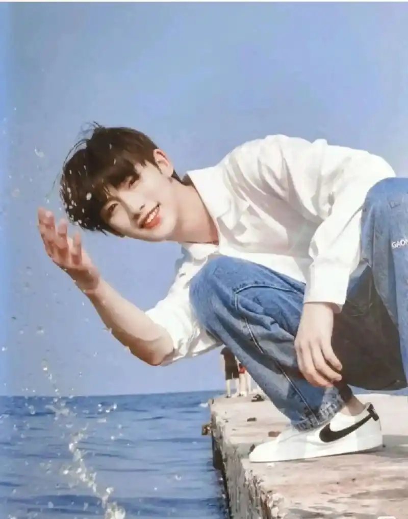 丁程鑫照片合集