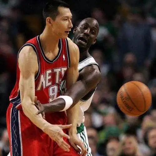 硬生生被挤出全明星奥尼尔给姚明打替补阿联让联盟被迫改规则