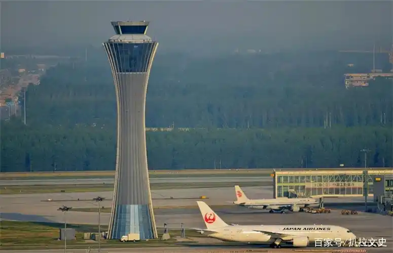 2016年虹桥机场跑道入侵,东航机长3秒化解危机,获什么奖励?