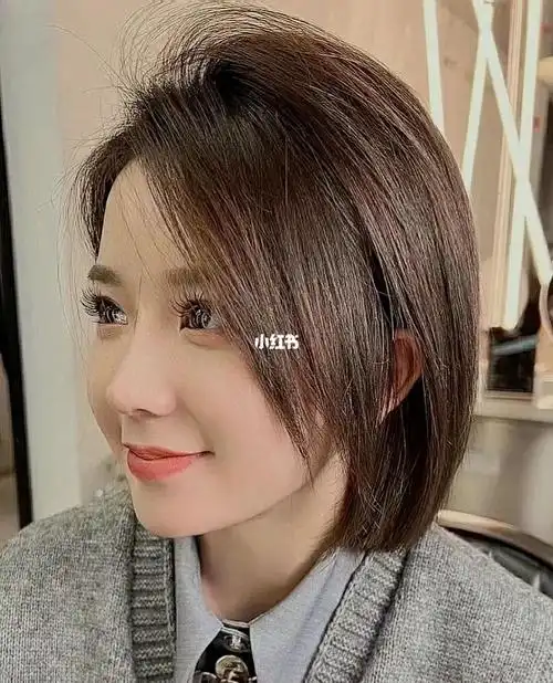 圆脸方脸修饰脸型教科书发型 层次感短发
