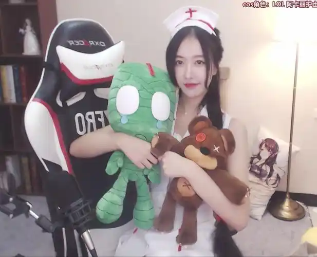 摸了摸了[坏笑]_饺子君sama的鱼吧_斗鱼鱼吧