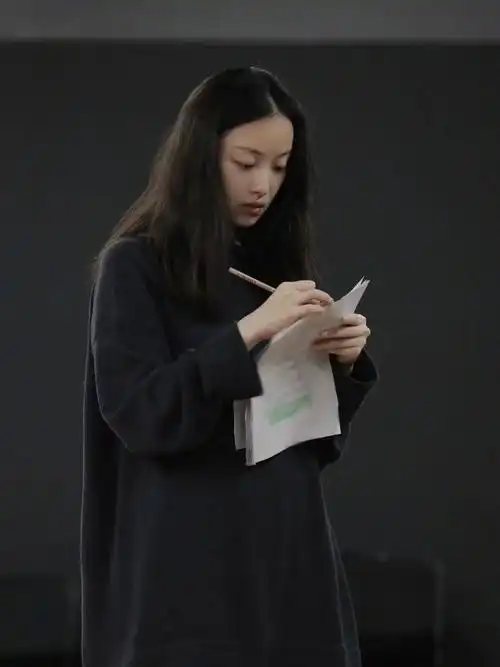 那你是没看我的房子"|复古|玉墨|张艺谋|井柏然_网易订阅