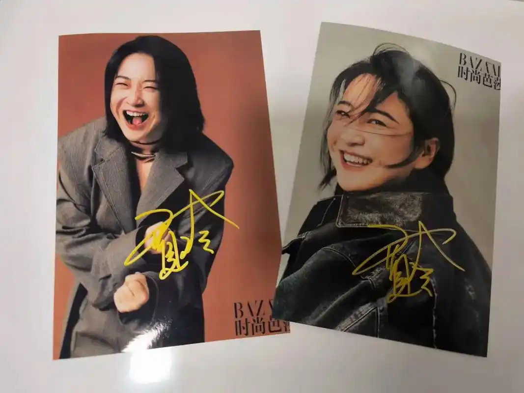 出贾玲/雷佳音/张小斐热辣滚烫签名需要私信#热辣滚烫还是原 - 抖音