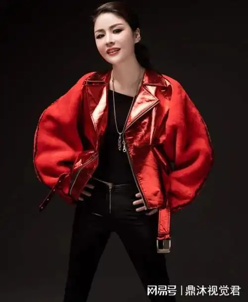 草根花姐从大排档歌手到春晚演唱如何凭一首狂浪火遍全网