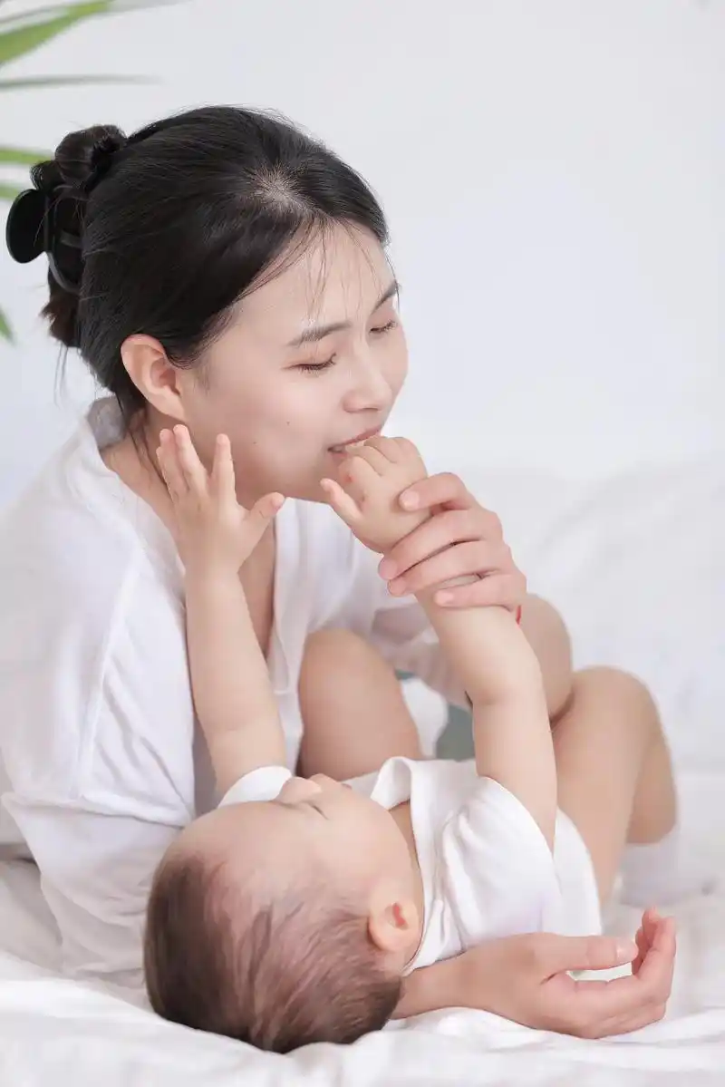 在没有动态的日子里 我精心的照顾着一个小生命 不再和朋友出门逛街