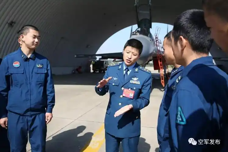 东部战区空军多形式分层次全覆盖宣讲辅导十九大精神